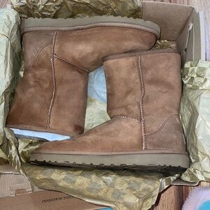 NEW Chestnut classic  Authentic UGG Australia Boots Brown Suede Ankle Boots sz 7